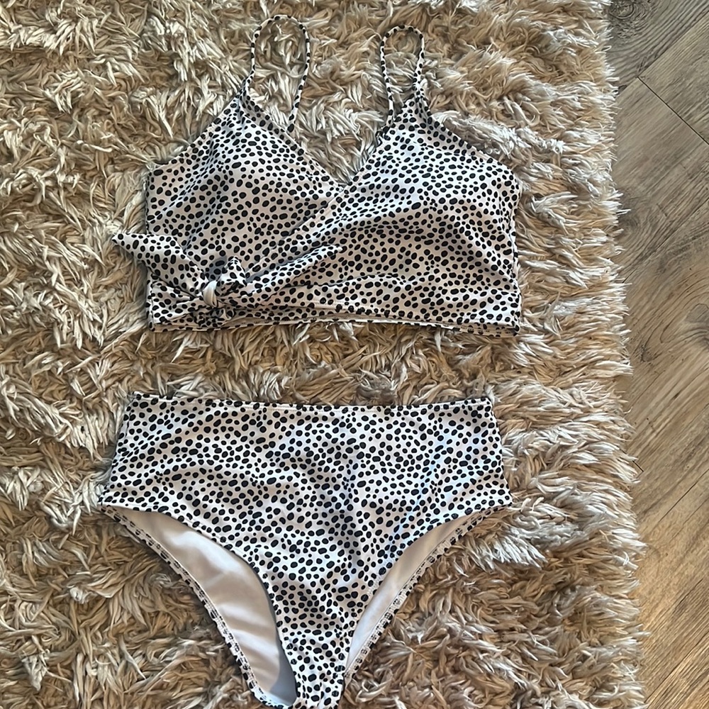Mid rise bikini